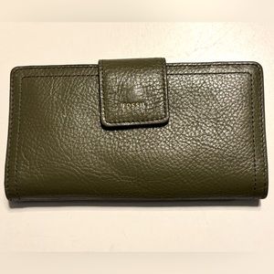 Vintage Fossil Green Supple Leather Women’s High End Wallet BROKEN COIN PURSE